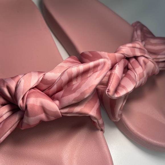 Victoria Secret Pink Bow Slides - Picture 3 of 6